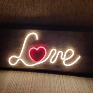 Неоновая надпись