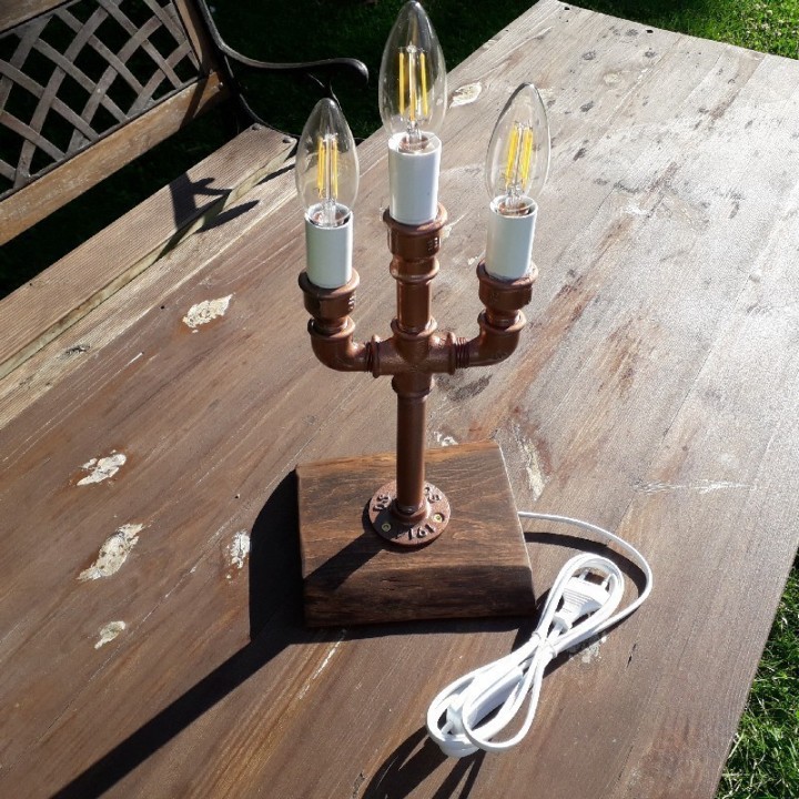 Лампа из труб  с индивидуальной гравировкой