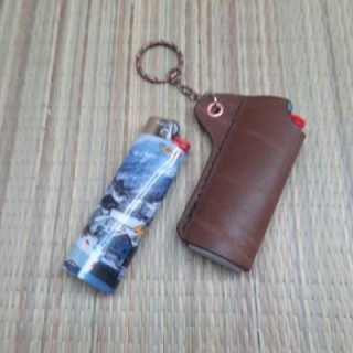 Брелок чехол для зажигалки из кожи с индивидуальной гравировкой