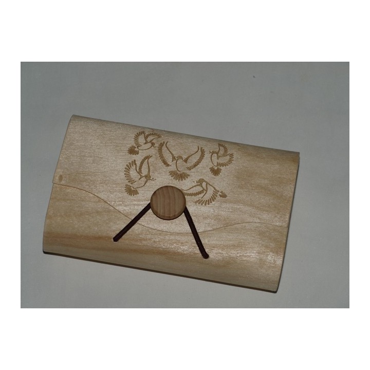 Деревянная подарочная коробка с индивидуальной гравировкой