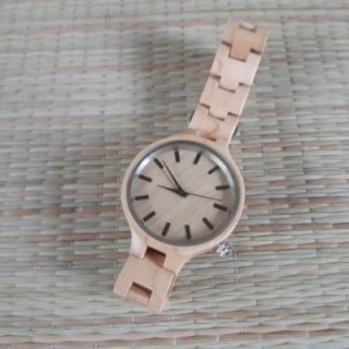 Деревянные наручные часы с индивидуальной гравировкой