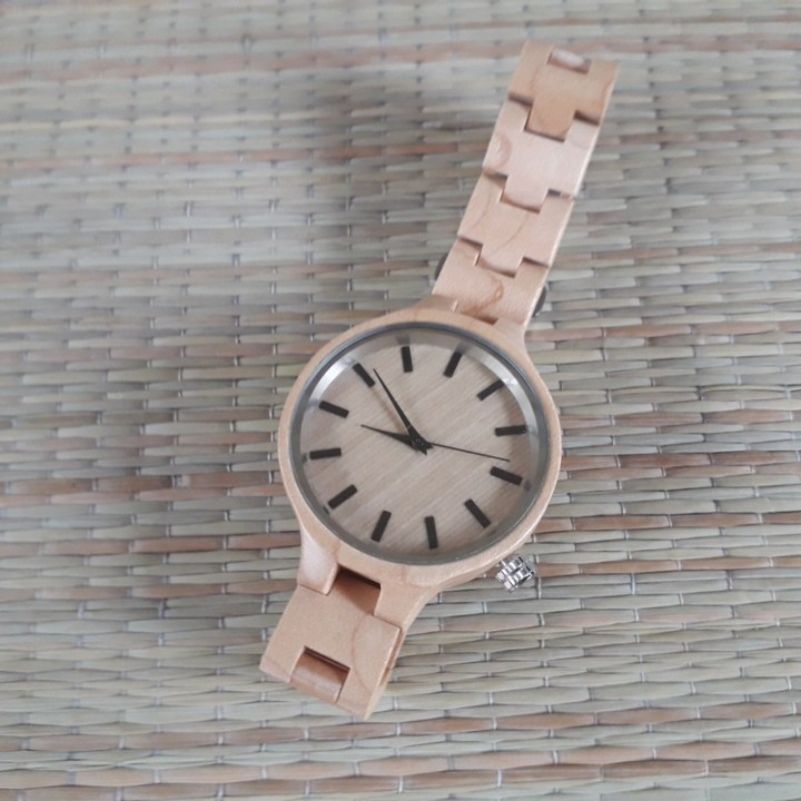 Деревянные наручные часы с индивидуальной гравировкой