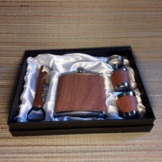 Фляжка 6oz дерево комплект с индивидуальной гравировкой