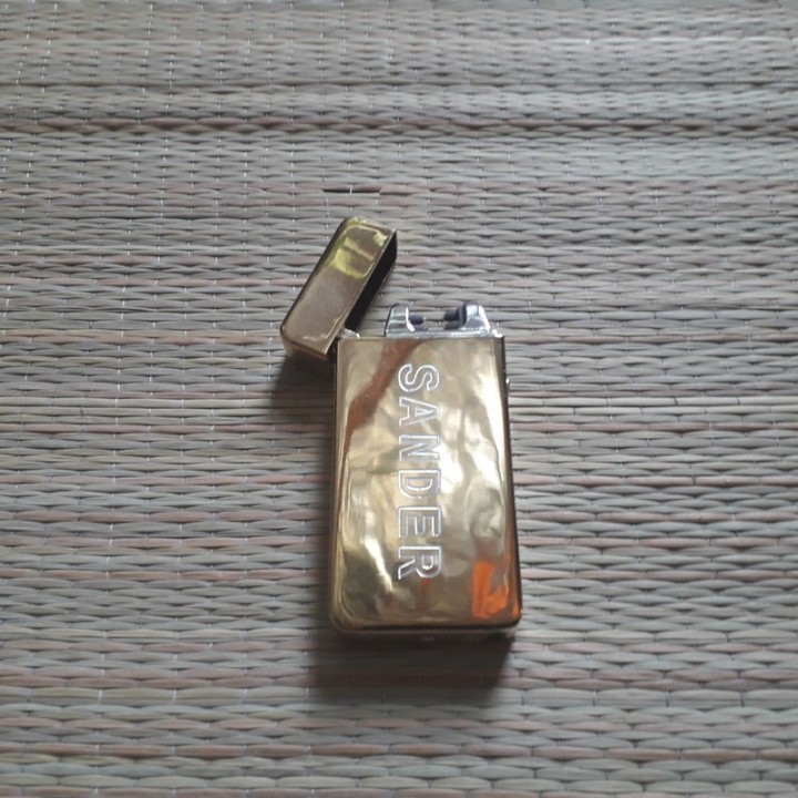 Зажигалка Тесла с индивидуальной гравировкой