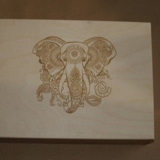 Teekarp suur 8 lahtriga Personaalse graveeringuga