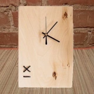 Деревянные настенные часы с индивидуальной гравировкой