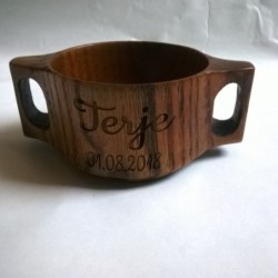Деревянная чашка с двумя ручками с индивидуальной гравировкой