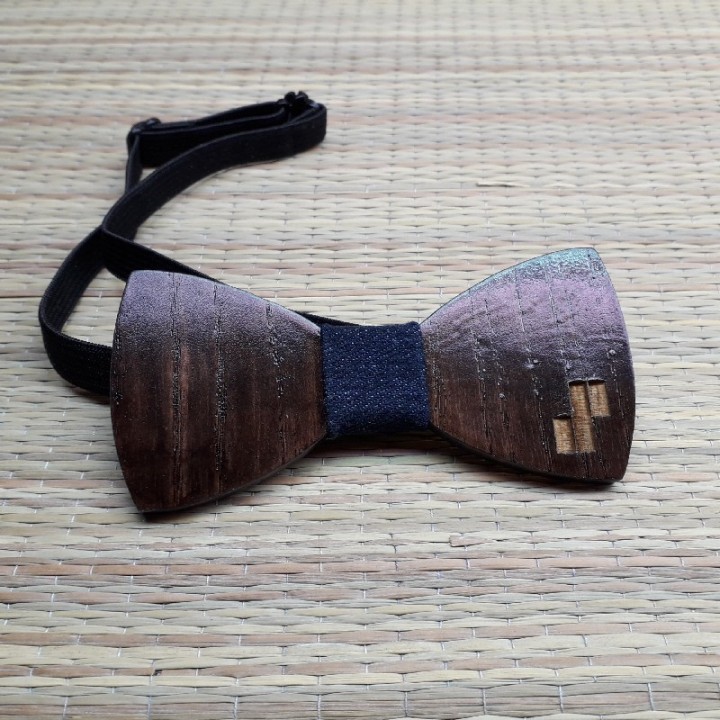 Деревянная бабочка с индивидуальной гравировкой