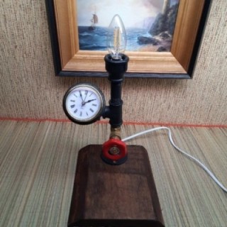 Лампа часы из труб с индивидуальной гравировкой