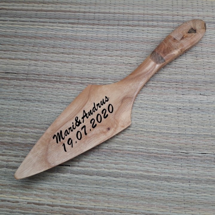Деревянная лопатка для торта  с индивидуальной гравировкой
