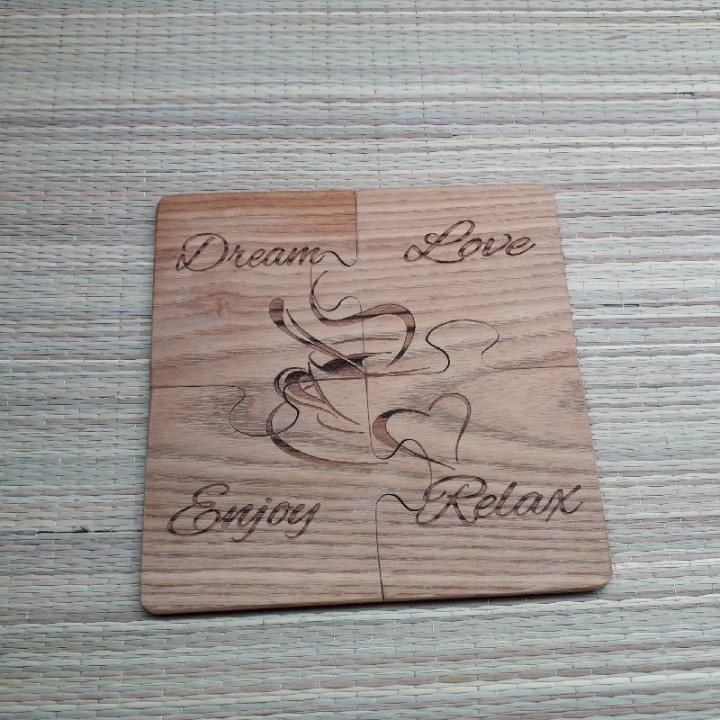 Деревянная подставка для горячего 16x16cm с индивидуальной гравировкой