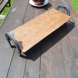 Сервировочный столик с индивидуальной гравировкой