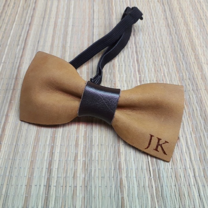 Кожанная бабочка с индивидуальной гравировкой