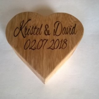 Деревянная подарочная коробка с индивидуальной гравировкой