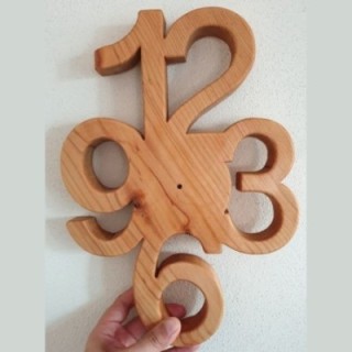 Деревянные настенные часы ручной работы с персональной гравировкой