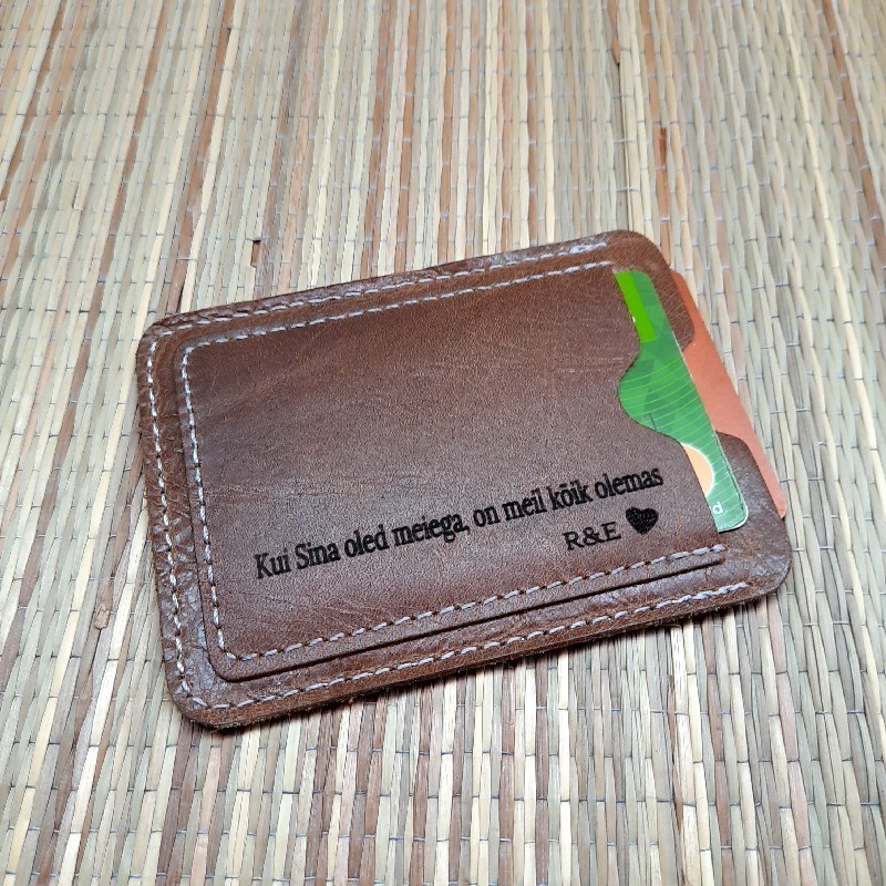 Кожаный кошелёк для карт с индивидуальной гравировкой