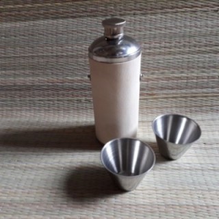 Фляжка круглая древесина шпоон с индивидуальной гравировкой