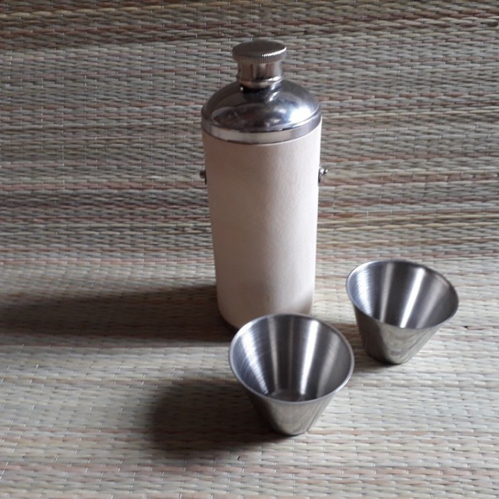 Фляжка круглая древесина шпоон с индивидуальной гравировкой