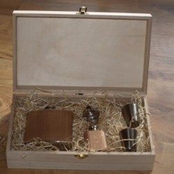 Деревянная коробка  27,5 x 16,5 x 7 cm  с индивидуальной гравировкой
