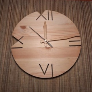 Деревянные настенные часы с индивидуальной гравировкой