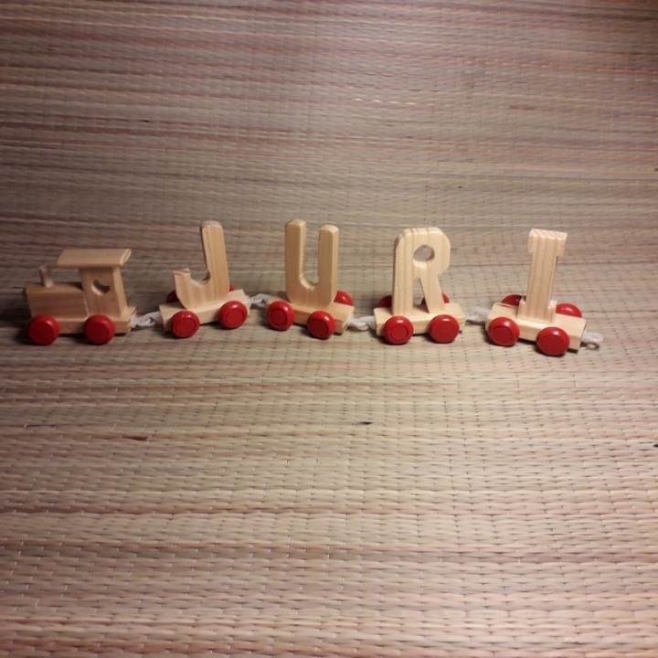 Деревянная машина с индивидуальной гравировкой