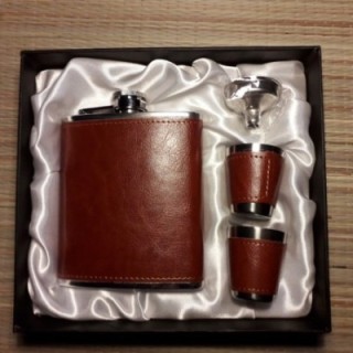 Фляжка 7oz в коже комплект с индивидуальной гравировкой