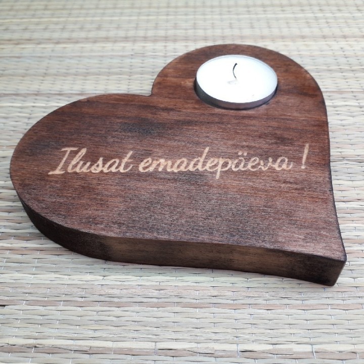 Деревянный подсвечник с индивидуальной гравировкой