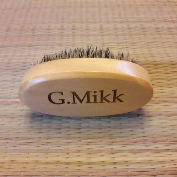 Щётка для бороды с индивидуальной гравировкой