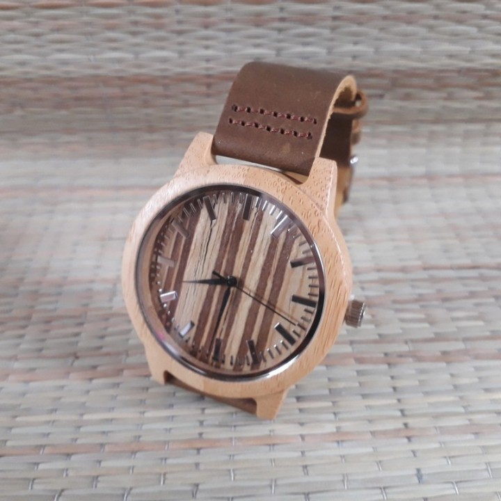 Деревянные наручные часы с индивидуальной гравировкой
