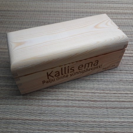 Tea box with personal engraving
