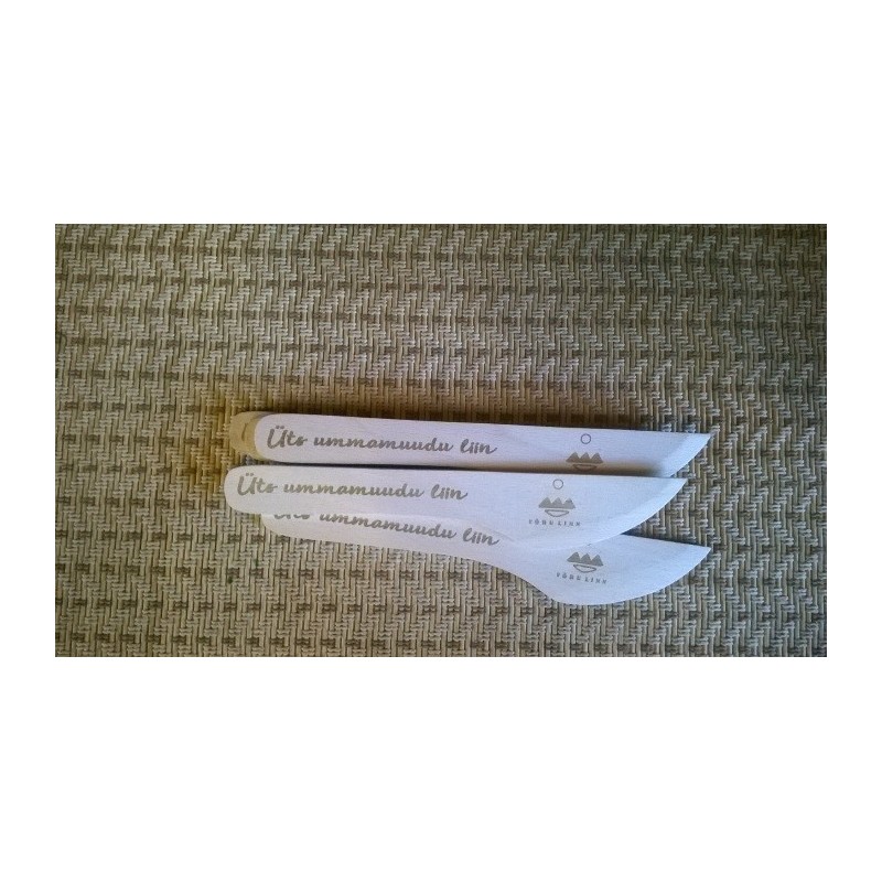 Wooden butter knife with personal engraving