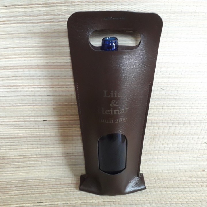 Подарочный кожанный мешок для бутылки  с индивидуальной гравировкой