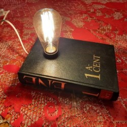 Käsitöö lamp raamat