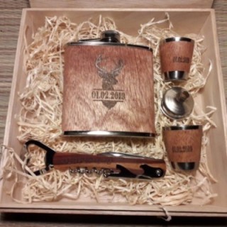 Фляжка 6oz  комплект в деревянной коробке с индивидуальной гравировкой