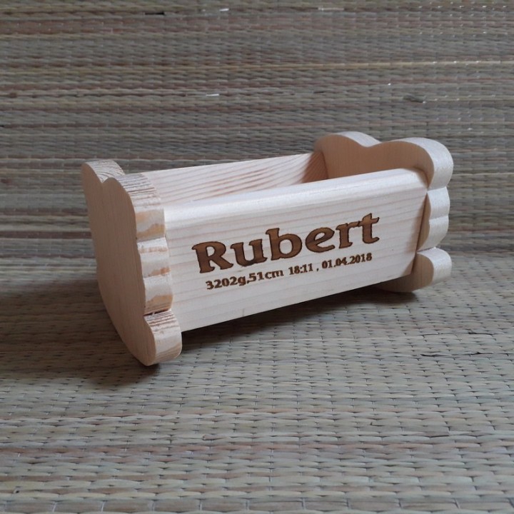 Деревянная  люлька на смотрины с индивидуальной гравировкой