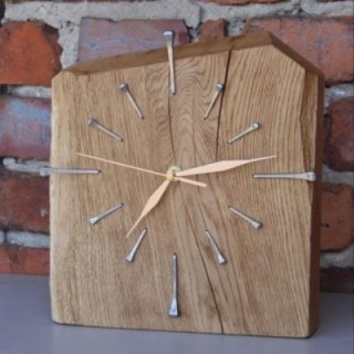 Деревянные настенные часы с индивидуальной гравировкой